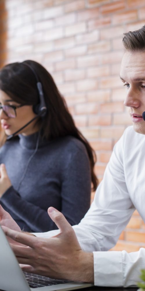consultants-with-online-problems-support-operator-service-business-representative-concept-.jpg